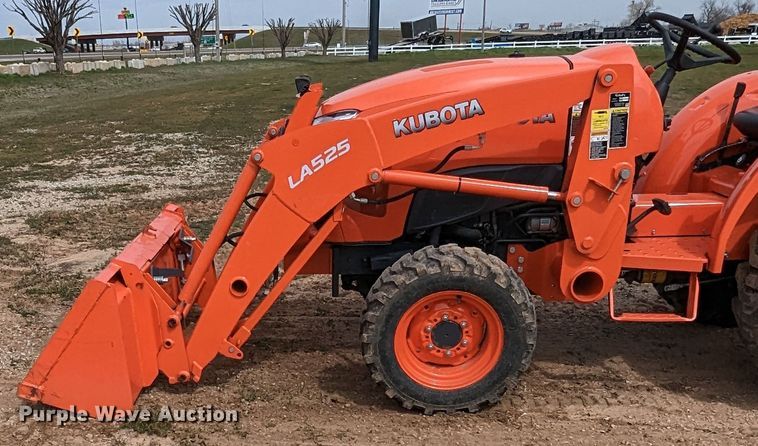 image for item LF9771 2019 Kubota L3301D  tractor