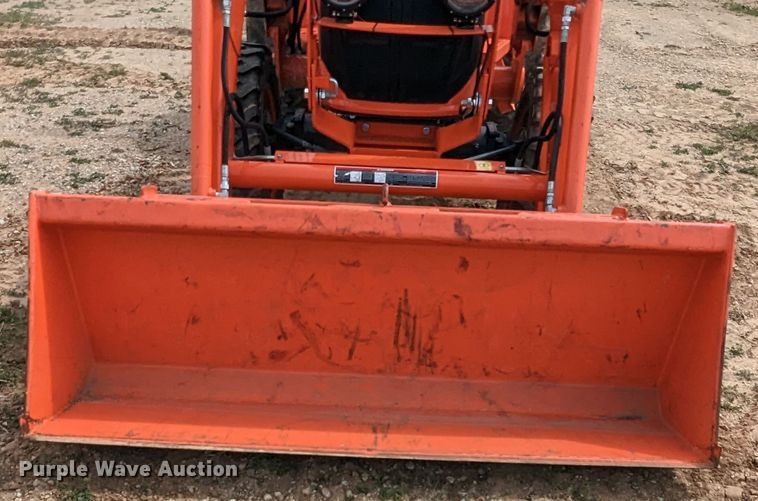image for item LF9771 2019 Kubota L3301D  tractor