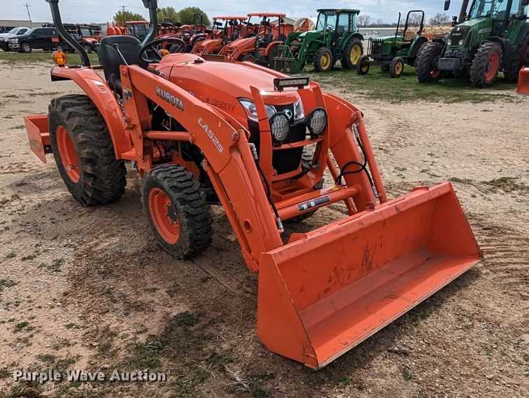 image for item LF9771 2019 Kubota L3301D  tractor