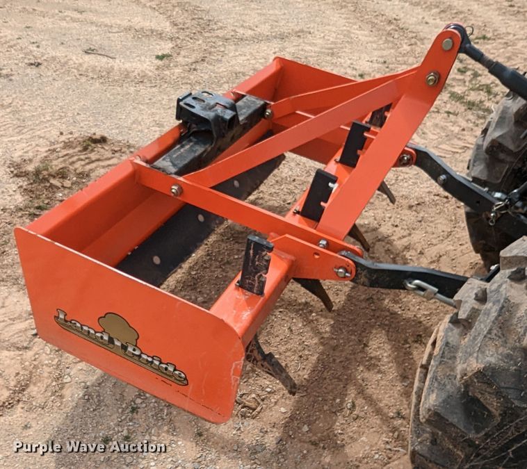 image for item LF9771 2019 Kubota L3301D  tractor