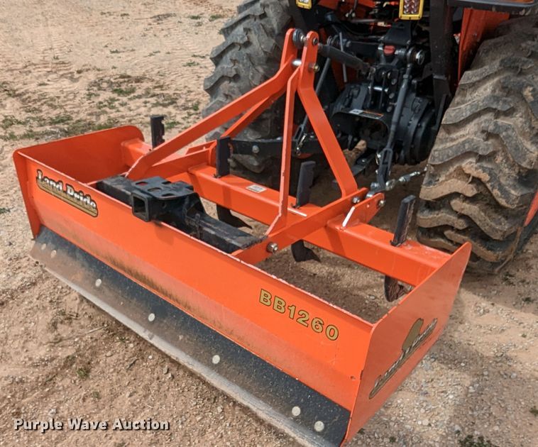 image for item LF9771 2019 Kubota L3301D  tractor