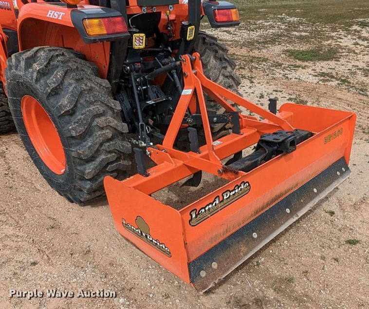 image for item LF9771 2019 Kubota L3301D  tractor