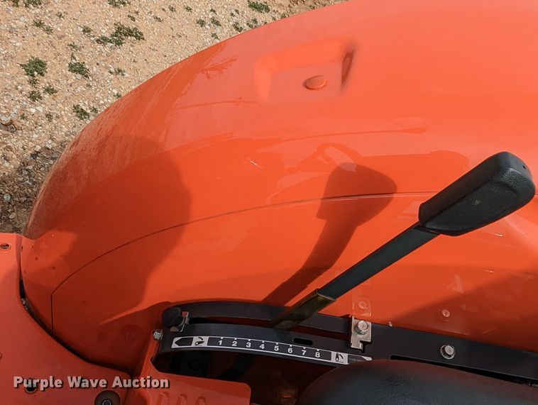 image for item LF9771 2019 Kubota L3301D  tractor