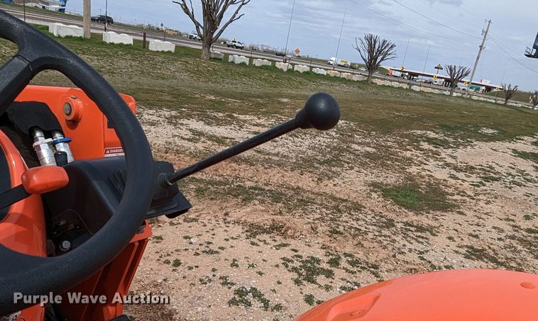 image for item LF9771 2019 Kubota L3301D  tractor