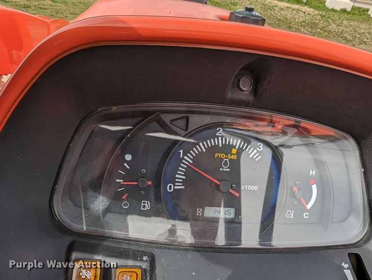 image for item LF9771 2019 Kubota L3301D  tractor