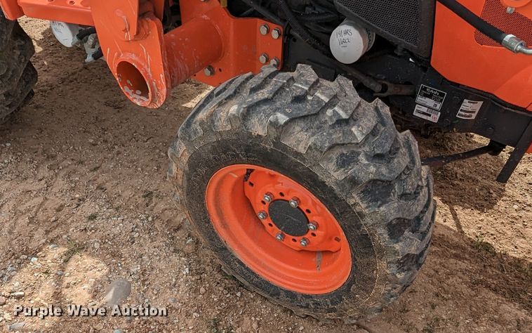 image for item LF9771 2019 Kubota L3301D  tractor