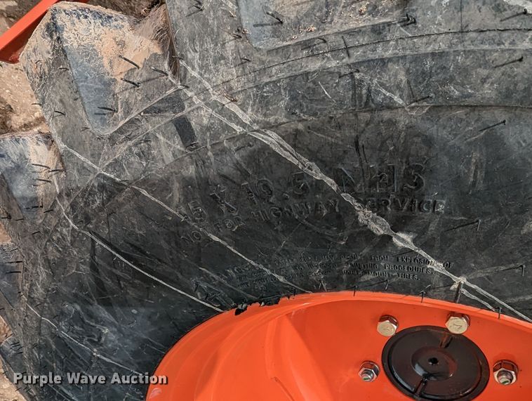 image for item LF9771 2019 Kubota L3301D  tractor