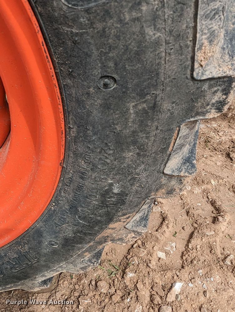 image for item LF9771 2019 Kubota L3301D  tractor