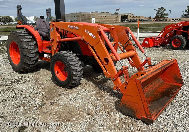image for item LR9553 2017 Kubota MX5800D  MFWD tractor