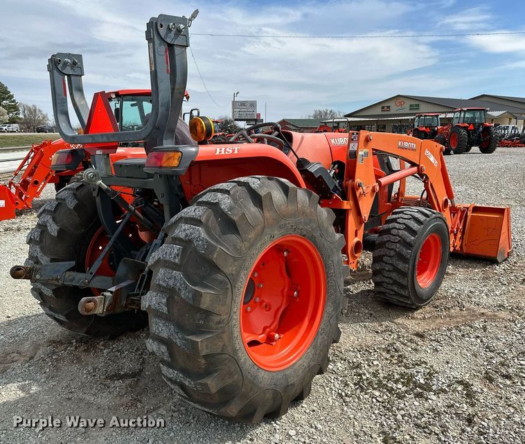 image for item LR9553 2017 Kubota MX5800D  MFWD tractor