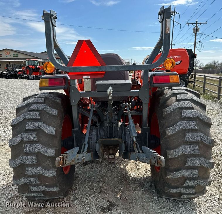 image for item LR9553 2017 Kubota MX5800D  MFWD tractor