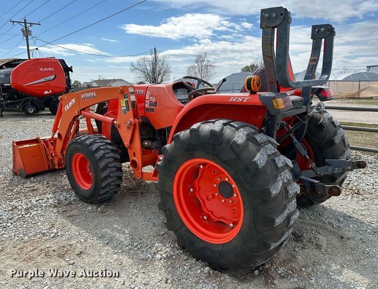 image for item LR9553 2017 Kubota MX5800D  MFWD tractor
