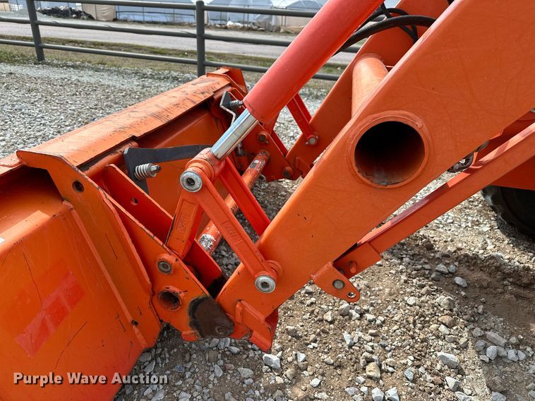 image for item LR9553 2017 Kubota MX5800D  MFWD tractor