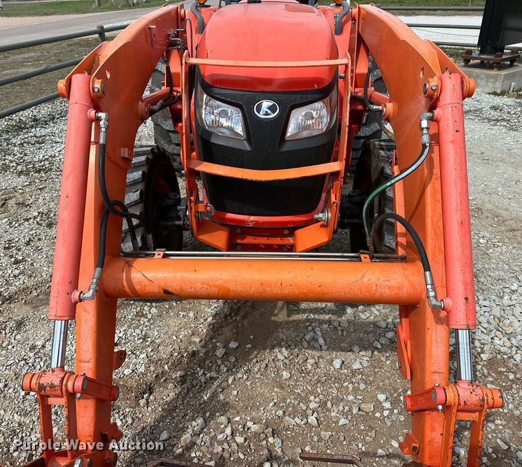image for item LR9553 2017 Kubota MX5800D  MFWD tractor
