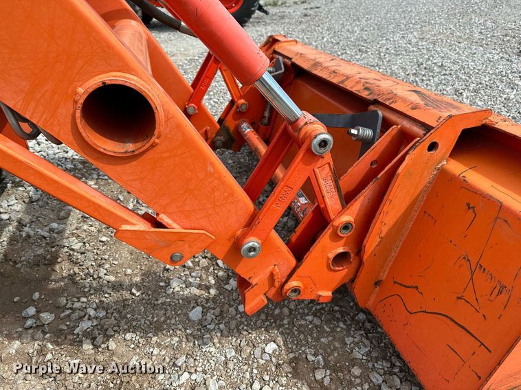 image for item LR9553 2017 Kubota MX5800D  MFWD tractor