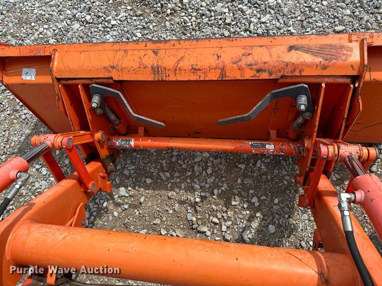 image for item LR9553 2017 Kubota MX5800D  MFWD tractor