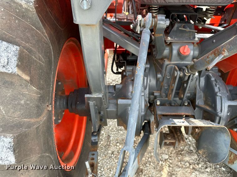 image for item LR9553 2017 Kubota MX5800D  MFWD tractor