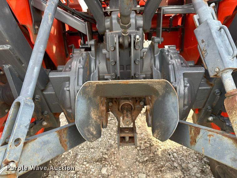 image for item LR9553 2017 Kubota MX5800D  MFWD tractor