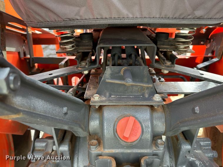 image for item LR9553 2017 Kubota MX5800D  MFWD tractor