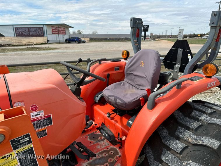 image for item LR9553 2017 Kubota MX5800D  MFWD tractor
