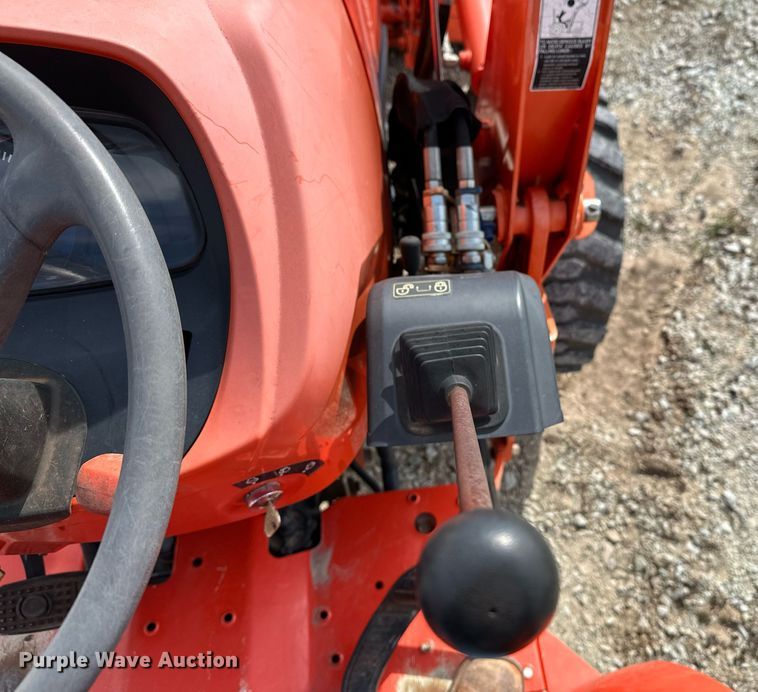 image for item LR9553 2017 Kubota MX5800D  MFWD tractor