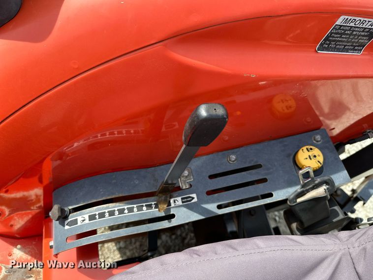 image for item LR9553 2017 Kubota MX5800D  MFWD tractor