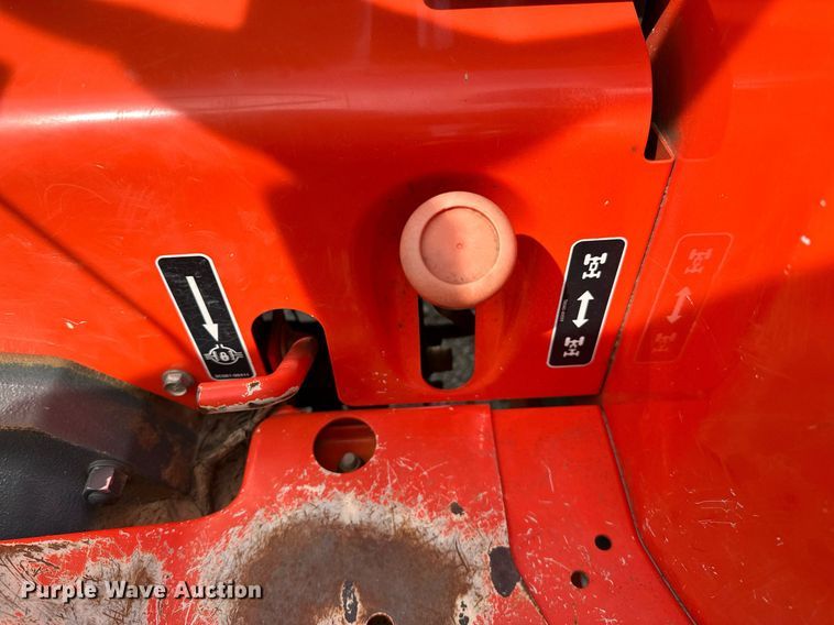 image for item LR9553 2017 Kubota MX5800D  MFWD tractor