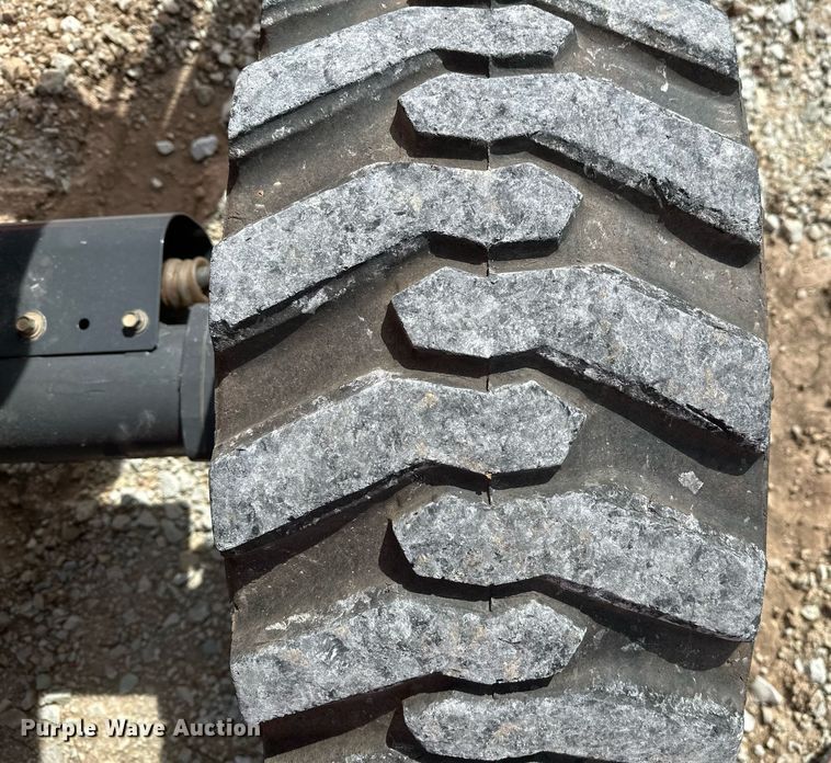 image for item LR9553 2017 Kubota MX5800D  MFWD tractor