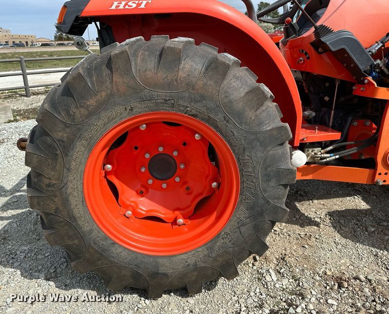 image for item LR9553 2017 Kubota MX5800D  MFWD tractor