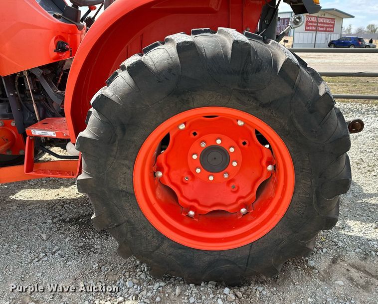 image for item LR9553 2017 Kubota MX5800D  MFWD tractor