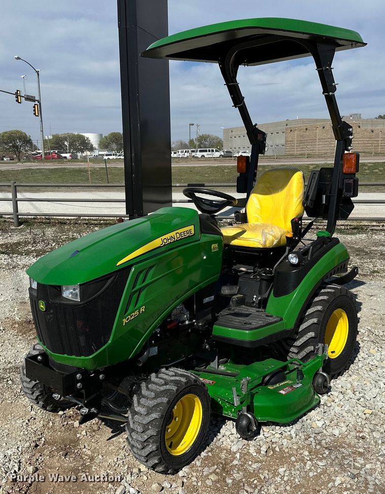 image for item LR9555 John Deere 1025R  MFWD tractor