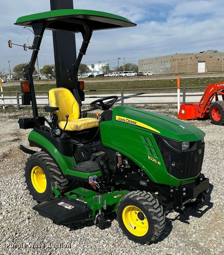 image for item LR9555 John Deere 1025R  MFWD tractor