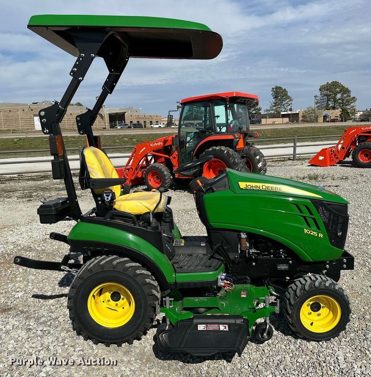 image for item LR9555 John Deere 1025R  MFWD tractor