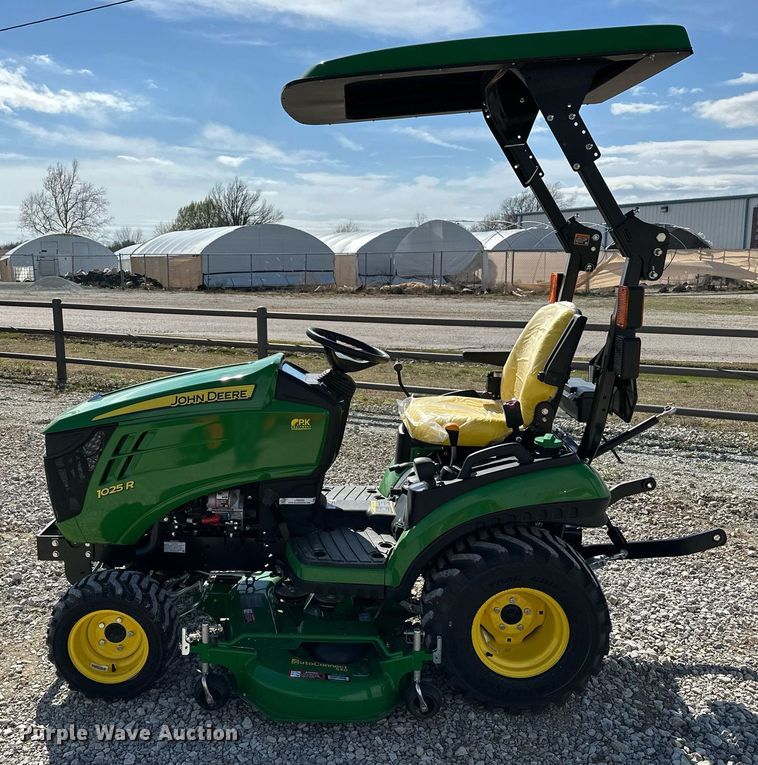 image for item LR9555 John Deere 1025R  MFWD tractor
