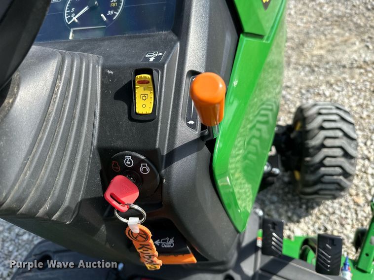 image for item LR9555 John Deere 1025R  MFWD tractor