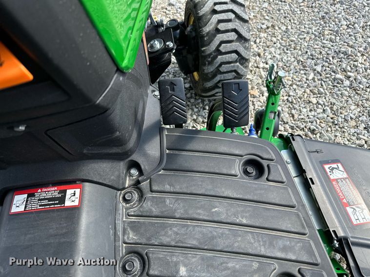 image for item LR9555 John Deere 1025R  MFWD tractor