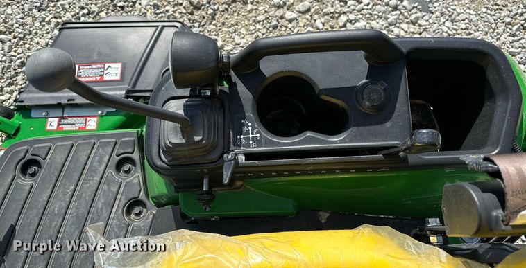 image for item LR9555 John Deere 1025R  MFWD tractor