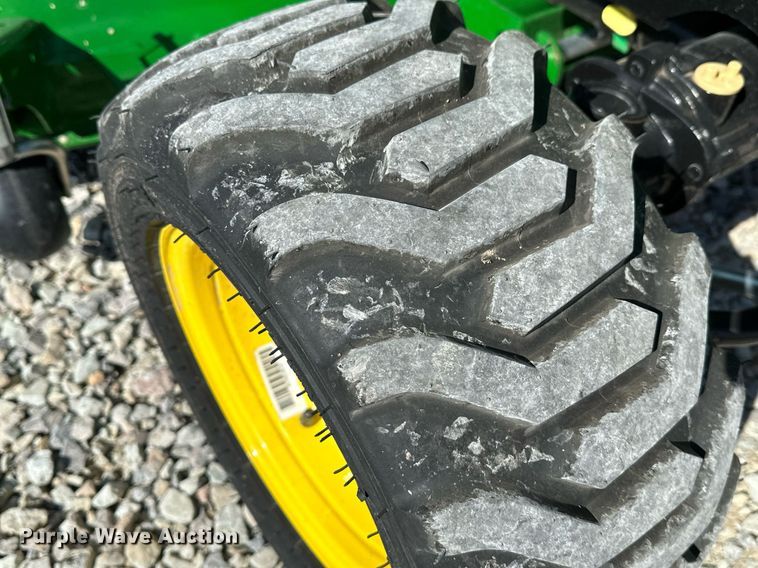 image for item LR9555 John Deere 1025R  MFWD tractor