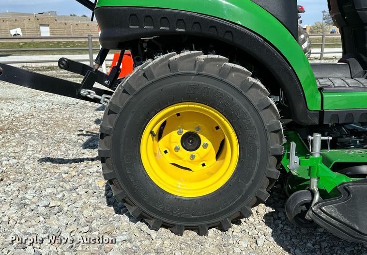 image for item LR9555 John Deere 1025R  MFWD tractor