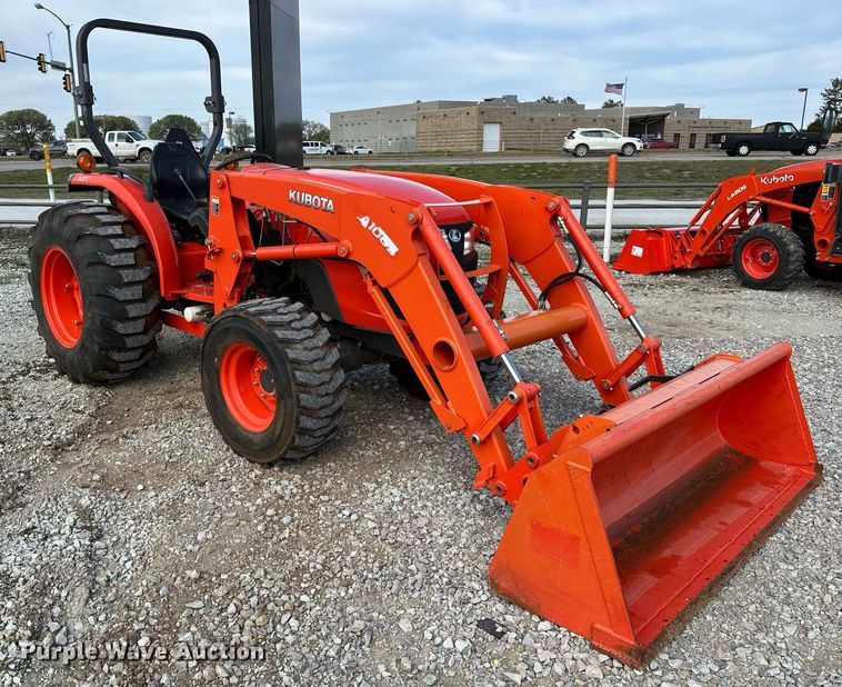 image for item LR9556 2016 Kubota MX5200  MFWD tractor