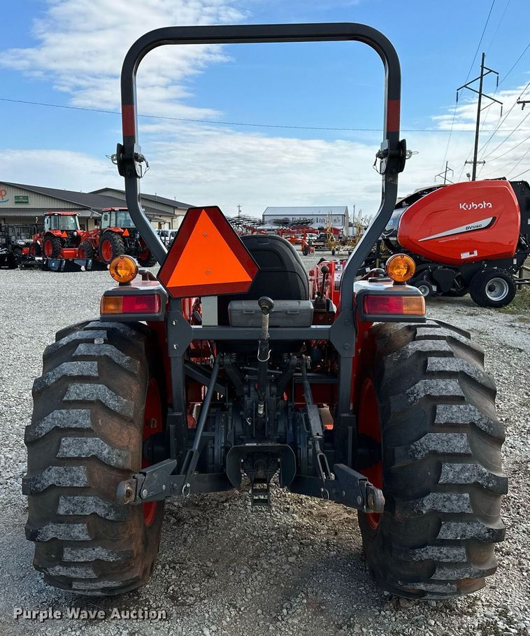 image for item LR9556 2016 Kubota MX5200  MFWD tractor