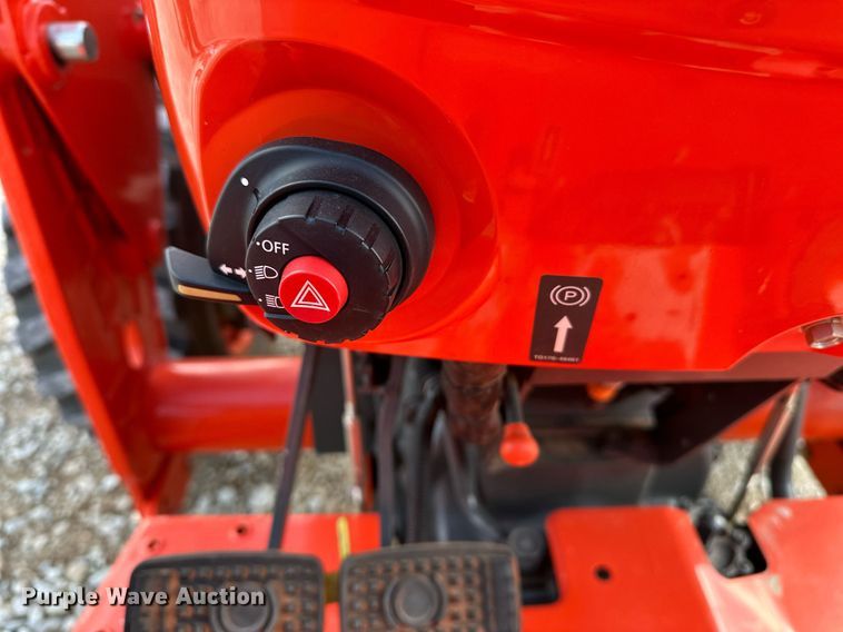 image for item LR9556 2016 Kubota MX5200  MFWD tractor