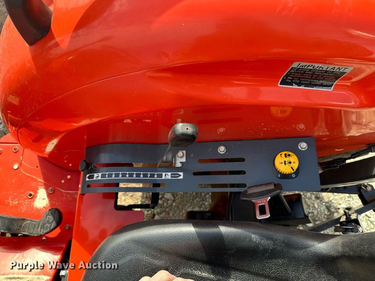 image for item LR9556 2016 Kubota MX5200  MFWD tractor