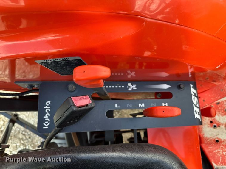 image for item LR9556 2016 Kubota MX5200  MFWD tractor