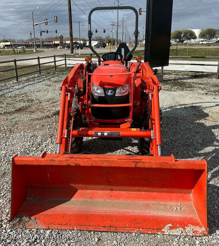 image for item LR9557 2020 Kubota L2501D  MFWD tractor