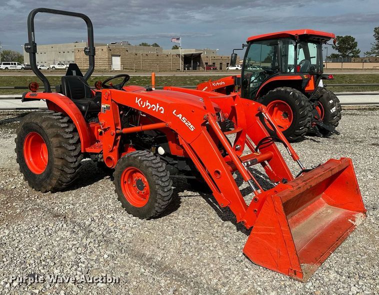 image for item LR9557 2020 Kubota L2501D  MFWD tractor