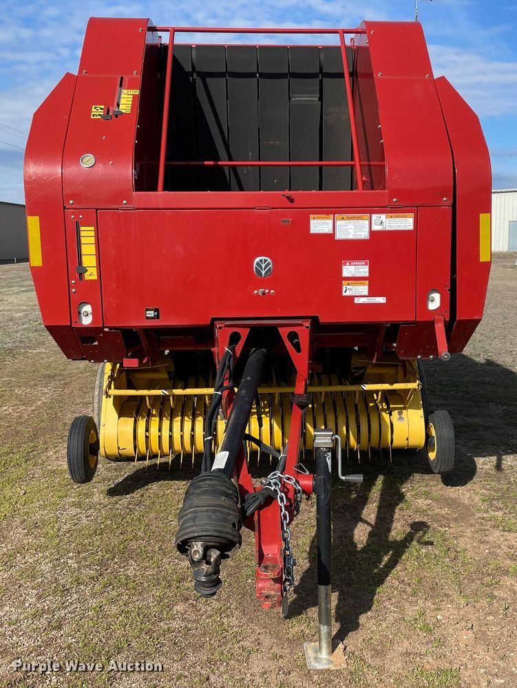 image for item MM9384 2010 New Holland BR7070 round baler