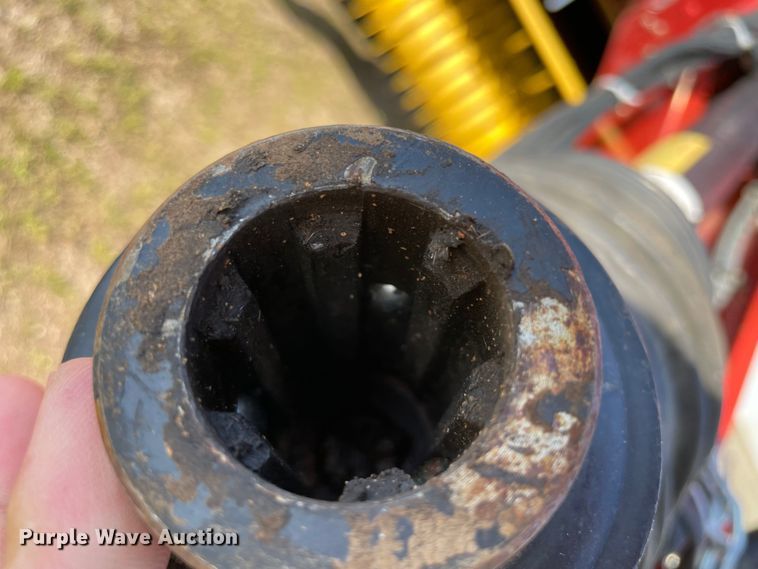 image for item MM9384 2010 New Holland BR7070 round baler