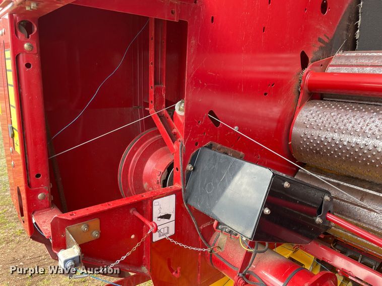 image for item MM9384 2010 New Holland BR7070 round baler