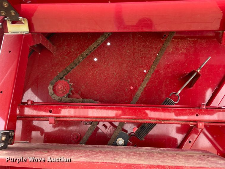 image for item MM9384 2010 New Holland BR7070 round baler